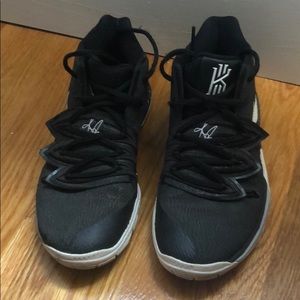 Nike Kyrie 5 basketball sneakers